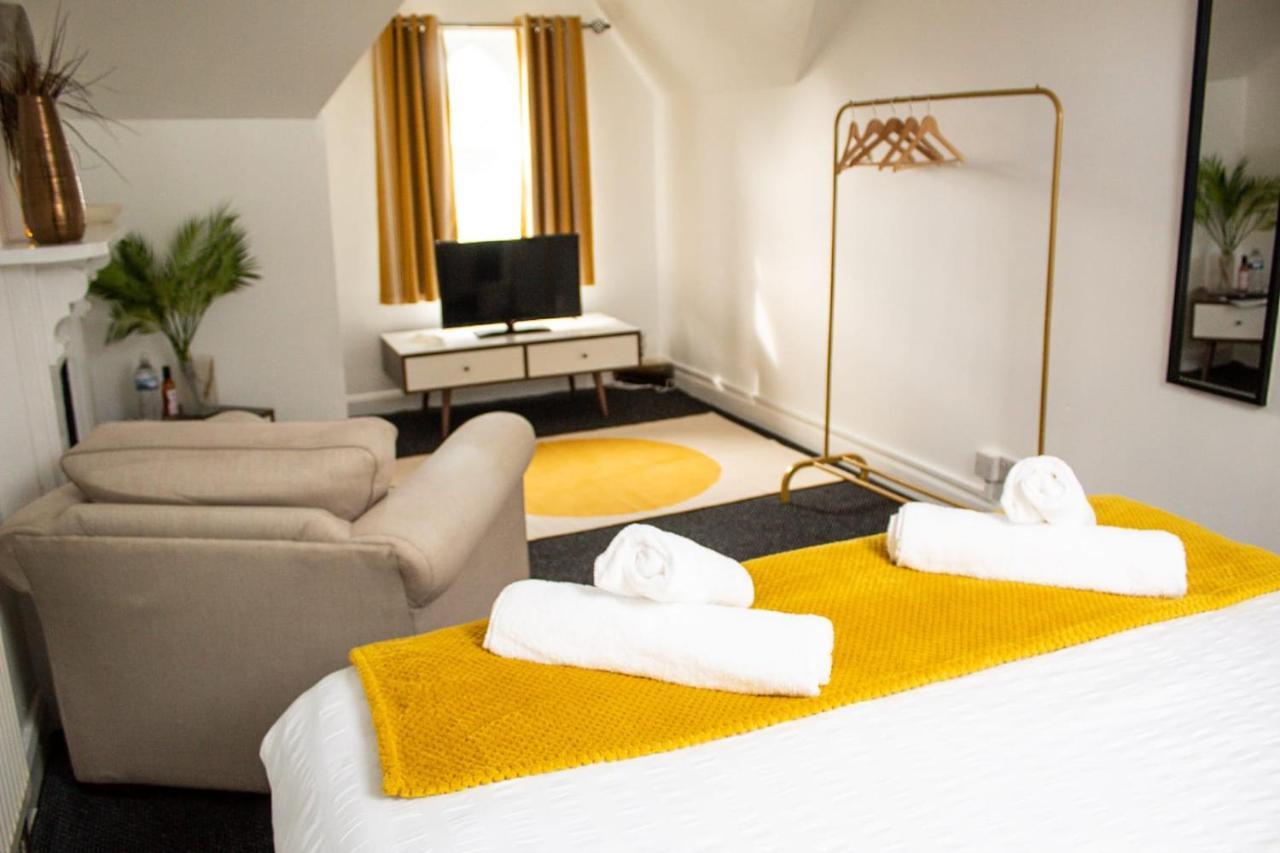 Shm Stays Hs2 Workers Great For Long Term Stays & Short Stays, 15 Min Drive To City Centre & Airport 2 Min Walk To Shops And Train Station Birmingham Exterior foto